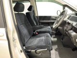前席の画像です。是非運転席に座っていただき視界等をご確認ください。