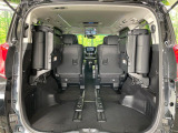 後席を格納すると、これだけの広さが!シーンに合わせたシートアレンジで、大きな荷物も積むことが出来ます♪