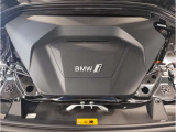 【E-Drive】新技術を駆使して開発したエレクトリックドライビング。高出力BMWツインターボエンジンと高効率の電気モーターが協調して低燃費だけでなくあらゆる走りで官能的なドライビングと走行安定性を実現。
