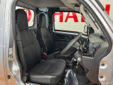 運転席広々