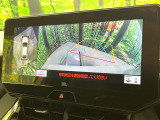 【パノラミックビューモニター】専用のカメラにより、上から見下ろしたような視点で360度クルマの周囲を確認することができます☆死角部分も確認しやすく、狭い場所での切り返しや駐車もスムーズに行えます。