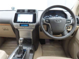 ぜひ展示車の運転席に座ってみてください。