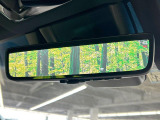 【デジタルインナーミラー】後席の大きな荷物や同乗者で後方が確認しづらい時でも安心!カメラが撮影した車両後方の映像をルームミラー内に表示。クリアな視界で状況の確認が可能です!