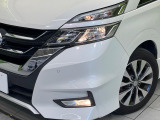 【LEDヘッドライト】悪天候や夜間走行時も良好な視界を確保し安心して運転できる高輝度LEDヘッドライトを装備!点灯速度が早く、消費電力も抑えられています。
