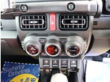 当店ではスポーツグレードや人気車種・上級グレードを主に仕入れ強化しております!中古車でお買い得感あるお車展示中となっておりますのでお客様のご来店、お見積もり依頼お待ちしております。