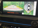 【パノラミックビューモニター】専用のカメラにより、上から見下ろしたような視点で360度クルマの周囲を確認することができます☆死角部分も確認しやすく、狭い場所での切り返しや駐車もスムーズに行えます。