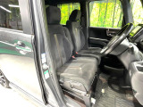 運転席シート廻りは使用感も少なく、良好な状態となっています。丁寧に使われていたことがよくわかりますね。