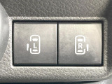 【両側パワースライドドア】スマートキーや運転席のスイッチで後席両側スライドドアの開閉が可能♪電動だから力を入れてドアを開ける必要が無く、小さなお子様でも簡単に開け閉めでき快適です♪