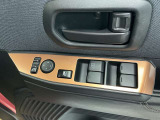 運転席のパワーウインドウ等操作部