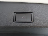 リヤゲートは電動のパワーバックドア。