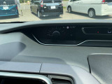 インパネ全体は写真の通りです!広々の運転席!運転席周りのボタンも操作しやすいです!写真で見切れている部分で見たい箇所があればお気軽にお問い合わせください!!