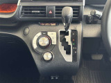 本革巻きシフトノブ。