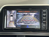 車両を上から見下ろした視点で駐車をサポートする「パノラミックビューモニター(全周囲カメラ)」搭載。フロント・サイド・リアの4カメラ映像を合成し、狭い駐車場でも安心です。