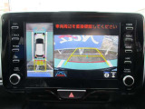 全周囲モニターが付いております。車庫入れがラクになります。