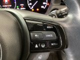 【アダプティブ・クルーズ・コントロール】予め設定した車速内でクルマが自動的に加減速。 前走車との適切な車間距離を維持しながら追従走行し、高速道路でのドライバーの疲労を軽減してくれる嬉しい機能付♪