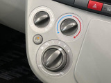 寒い冬も暑い夏も全席に快適な空調を届けてくれる、ダイヤル式エアコンを装備♪