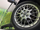 【純正16インチアルミホイール】外観にマッチした純正アルミホイールを装着しております。各種社外アルミホイールや、スタッドレスタイヤも取扱いしております。是非ご相談ください♪
