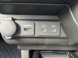 携帯の充電やスマホの画面をHDMIからナビに映し出せます!