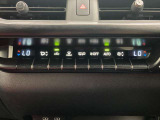 オートエアコンは温度を設定するだけで、自動で風量などを設定してくれます。運転しながら操作も必要ないので、安全性も向上します。