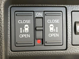 【両側パワースライドドア】スマートキーや運転席のスイッチで後席両側スライドドアの開閉が可能♪電動だから力を入れてドアを開ける必要が無く、小さなお子様でも簡単に開け閉めでき快適です♪