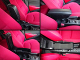 運転席には、小物入れを兼ねたアームレストが装備されています。