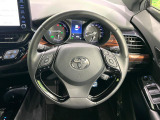 【純正革巻きステアリング】上質な革を使用することで、手にしっかり馴染みとても運転しやすいハンドルです♪