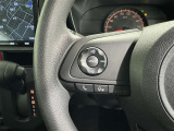 ステアリングスイッチ装備!運転しながら手元でオーディオの操作などができます。