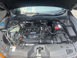 1.5L直噴VTECターボエンジンを搭載し、低速から力強い加速を実現。高次元な足回りのフットワークと相まって、普段の通勤・お買い物からワインディングでのスポーツ走行まで軽快に楽しめます。