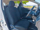 運転席のシートはホールド性に優れ疲れませんよ!