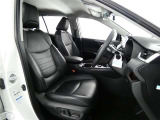 【内装クリーニング】室内は、トヨタの自動車クリーニング&ldquo;まるまるクリン&rdquo;を施工済です!シートはもちろん床面も、すっきりキレイ♪自信の仕上がりを、ぜひご覧下さい!!