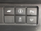 【パワーバックドア】スマートキーや運転席のボタンを押すだけでリアゲートが自動で開閉します!荷物を持っている時や、高い位置にあるバックドアを閉める際に便利な機能です♪