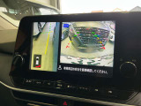 空から見たような映像で駐車ができるアラウンドビューモニター。ひと目でわかるセンサーに前後の衝突被害軽減ブレーキ付き。