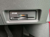 ETCなら高速道路をスイスイと通過!!クルマは料金所をノンストップで通過することができます!