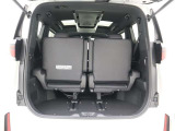 ラゲージスペースだって広々です!車種によっては床下収納やシートの折り畳み、またシートを動かして更にお荷物積めちゃいます♪