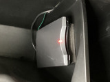 グローブBOX内のカードの取り出しもしやすい場所にETC(社外品)がついています。高速道路の料金所の通過もラクラクです!。