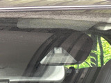 【エマージェンシーブレーキ】走行中に前方の車両等を認識し、衝突しそうな時は警報とブレーキで衝突回避と被害軽減をアシスト。より安全にドライブをお楽しみいただけます。