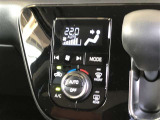 オートエアコンを装着しておりますので車内をお好みの快適な温度に保つことが可能です!