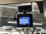 【ドライブレコーダー】ドライブレコーダー装備!走行中はもちろん、あおり運転や事故に遭遇した際、映像で記録し、万一のリスクに備えます。※記録用SDカードはお客様ご自身でご準備いただく必要があります。