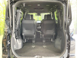 後席を格納すると、これだけの広さが!シーンに合わせたシートアレンジで、大きな荷物も積むことが出来ます♪