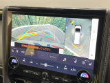 【パノラミックビューモニター】専用のカメラにより、上から見下ろしたような視点で360度クルマの周囲を確認することができます☆縦列駐車や幅寄せ時に活躍してくれます♪