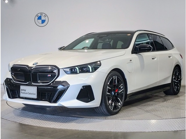 BMW i5ツーリング 