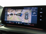 リアビューカメラ。ガイドラインとパークディスタンスコントロールで安全に車庫入れ可能。