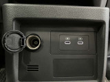 USB電源を装備してます。スマホやタブレットの充電に便利です♪