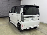 Honda SENSING装着車です。衝突を予測してブレーキをかけたり、前のクルマにちょうどいい距離で走行できる多彩な安心・快適機能を搭載した支援システムがドライバーをサポート。