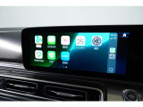 アップルカープレイ搭載されており、使い慣れたiPhoneのナビや音楽アプリをそのまま車のディスプレイで操作していただけます。