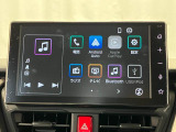 【9インチスマホ連携ディスプレイオーディオ】 対応しているスマホアプリを大画面で使えます!フルセグテレビやラジオの視聴、Bluetooth接続による音楽鑑賞、ハンズフリー通話なども利用可能です。