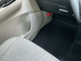 純正フロアカーペット付きです。社外品とは違い、マットのズレも少なく安全に運転できます。