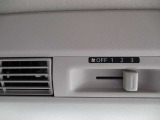 リヤシーリングファン(送風機)