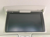 【フリップダウンモニター】大画面モニターで後席でもエンタメをお楽しみいただけます。小さなお子様にも大人気の装備です♪
