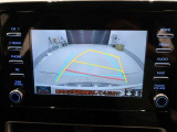 パノラミックビューモニター付きです。車両を上から見たような映像をディスプレイオーディオ画面に表示。運転席からの目視だけでは見にくい、車両周辺の状況をリアルタイムでしっかり確認できます。